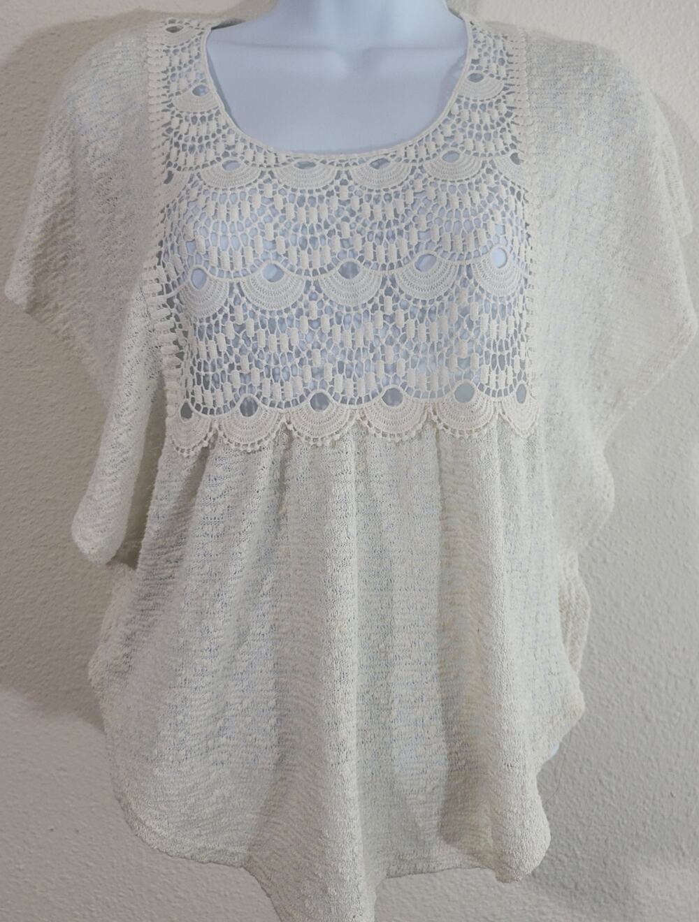 Red Camel Beige Crochet Bodice Popcorn Knit Sweater XS Dolman Sleeve Hi Low Hem